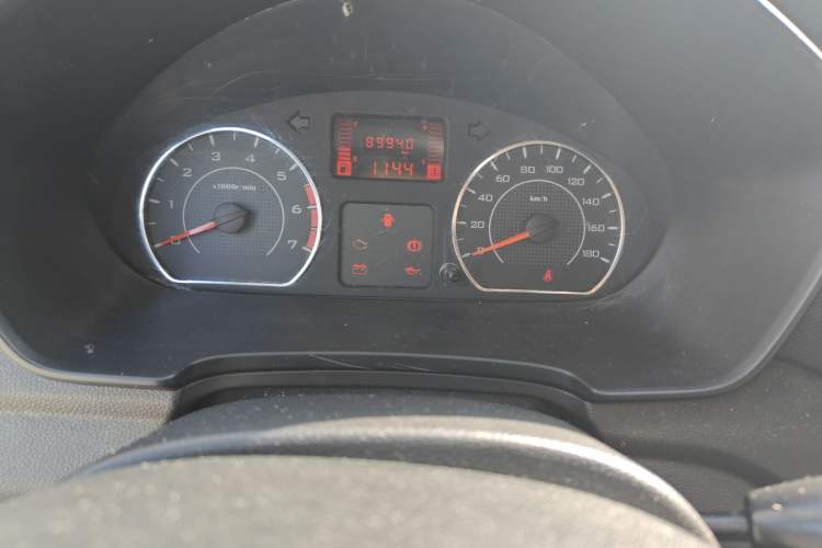 Used Wuling Hongguang V 2019 1.5L Jingqu Edition Sealed-Window Vehicle China VI LAR Instrument Cluster