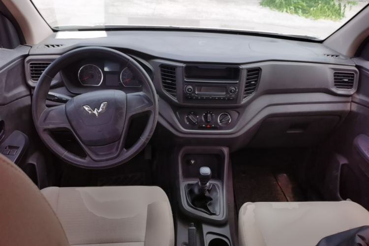 Used Wuling Hongguang V 2019 1.5L Standard Version China VI LAR Interior 2