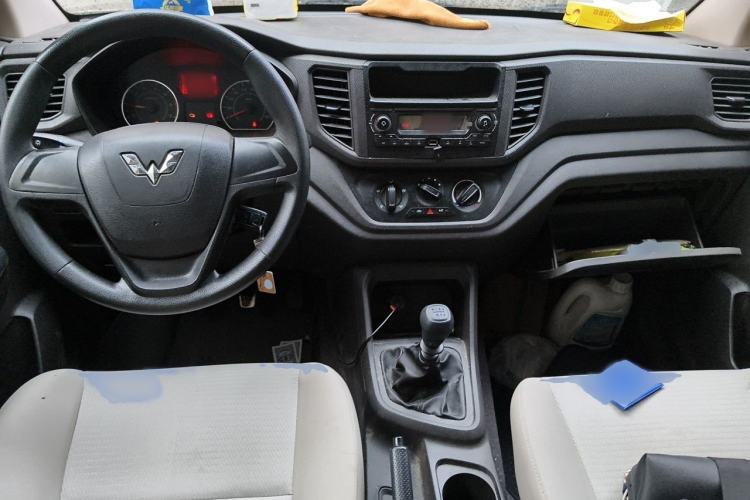 Used Wuling Hongguang V 2019 1.5L Base Version China VI LAR Interior 2