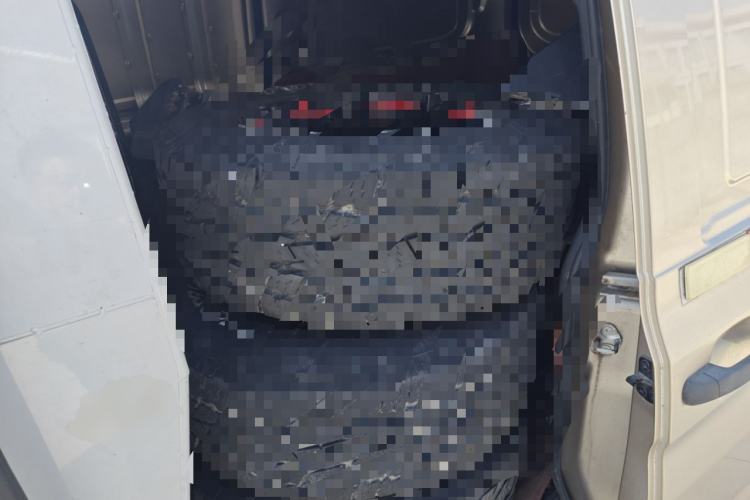 Used Wuling Hongguang V 2019 1.5L Jingqu Edition Sealed-Window Vehicle China VI LAR Interior 4