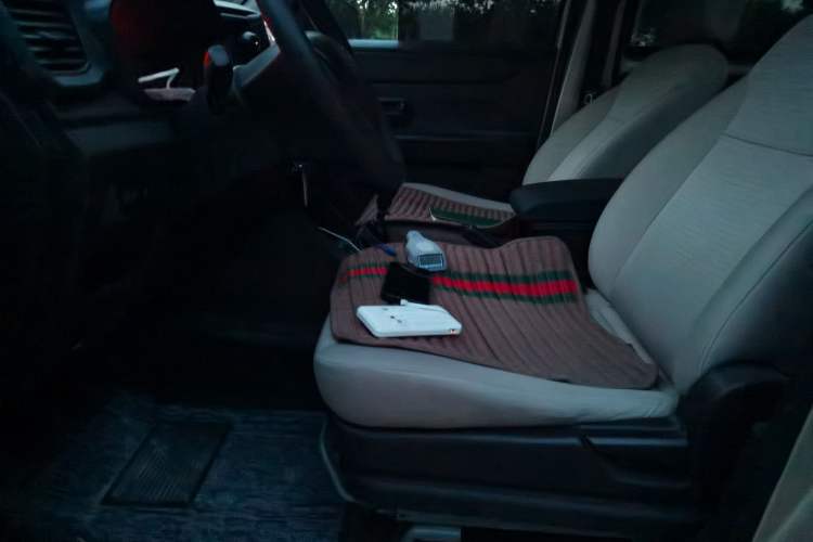 Used Wuling Hongguang V 2019 1.5L Standard Version China VI LAR Left Front Seat