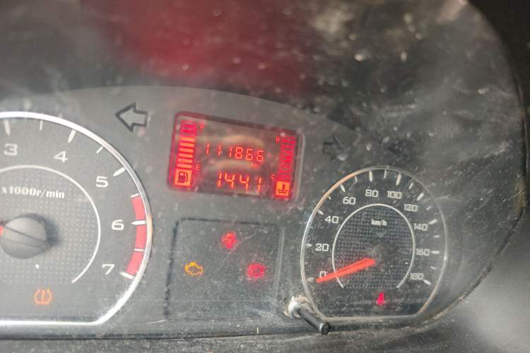 Used Wuling Hongguang V 2019 1.5L Base Version China VI LAR Odometer Close Up