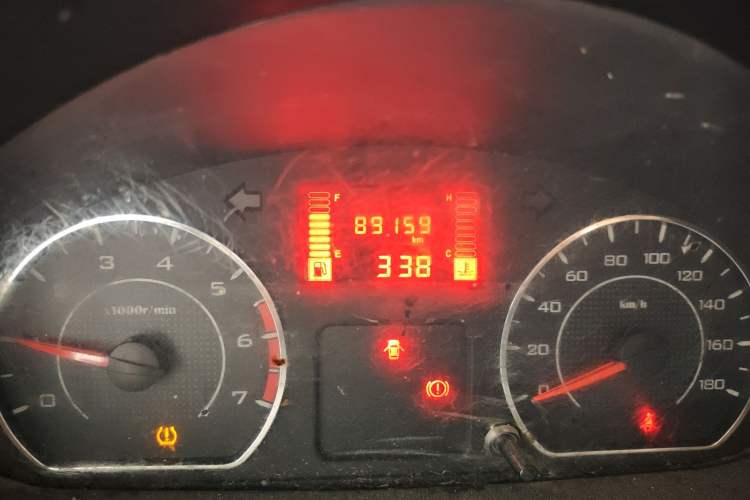 Used Wuling Hongguang V 2019 1.5L Jingqu Version China VI LAR Odometer Close Up