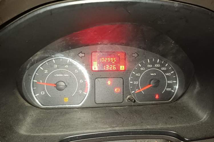 Used Wuling Hongguang V 2019 1.5L Jingqu Version China VI LAR Odometer Close Up