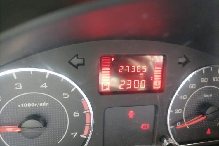 Used Wuling Hongguang V 2019 1.5L Jingqu Version China VI LAR Odometer Close Up