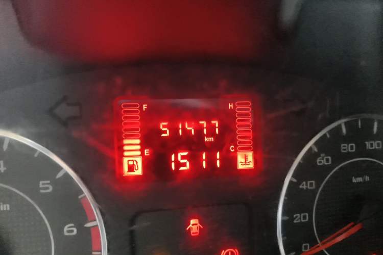 Used Wuling Hongguang V 2019 1.5L Base Version China VI LAR Odometer Close Up