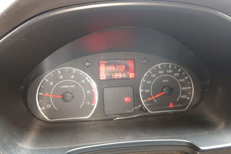 Used Wuling Hongguang V 2019 1.5L Jingqu Version China VI LAR Odometer Close Up