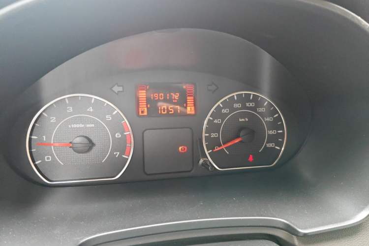 Used Wuling Hongguang V 2019 1.5L Jingqu Version China VI LAR Odometer Close Up