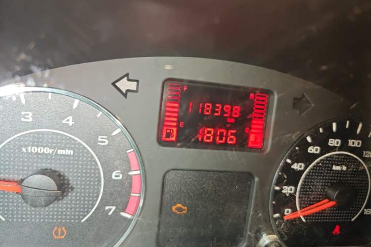 Used Wuling Hongguang V 2019 1.5L Jingqu Version China VI LAR Odometer Close Up