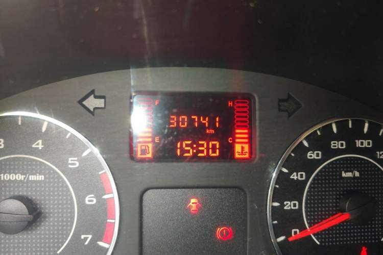 Used Wuling Hongguang V 2019 1.5L Jingqu Version China VI LAR Odometer Close Up