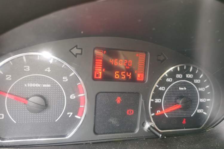 Used Wuling Hongguang V 2019 1.5L Jingqu Version China VI LAR Odometer Close Up