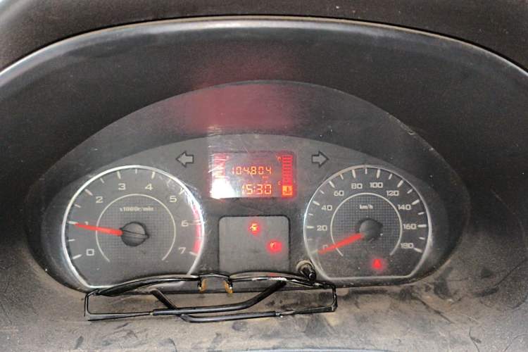 Used Wuling Hongguang V 2019 1.5L Standard Version China VI LAR Odometer Close Up