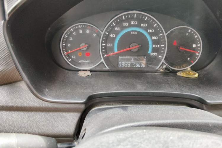 Used Wuling Hongguang V 2019 1.5L Enjoyment Version China VI LAR Odometer Close Up
