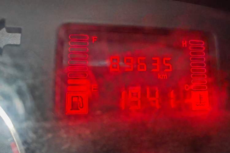 Used Wuling Hongguang V 2019 1.5L Jingqu Version China VI LAR Odometer Close Up