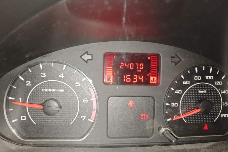 Used Wuling Hongguang V 2019 1.5L Jingqu Version China VI LAR Odometer Close Up