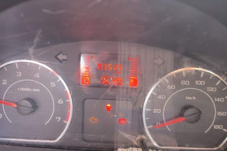 Used Wuling Hongguang V 2019 1.5L Jingqu Version China VI LAR Odometer Close Up