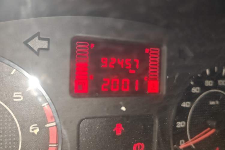 Used Wuling Hongguang V 2019 1.5L Jingqu Version China VI LAR Odometer Close Up