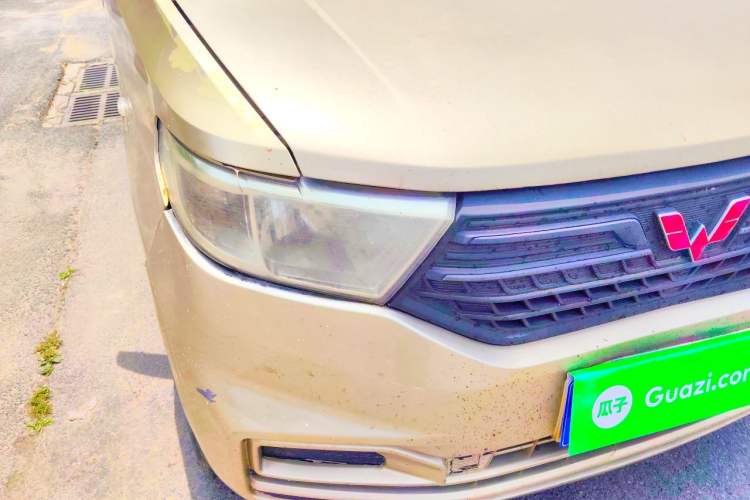 Used Wuling Hongguang V 2019 1.5L Jingqu Version China VI LAR Right Front Headlight