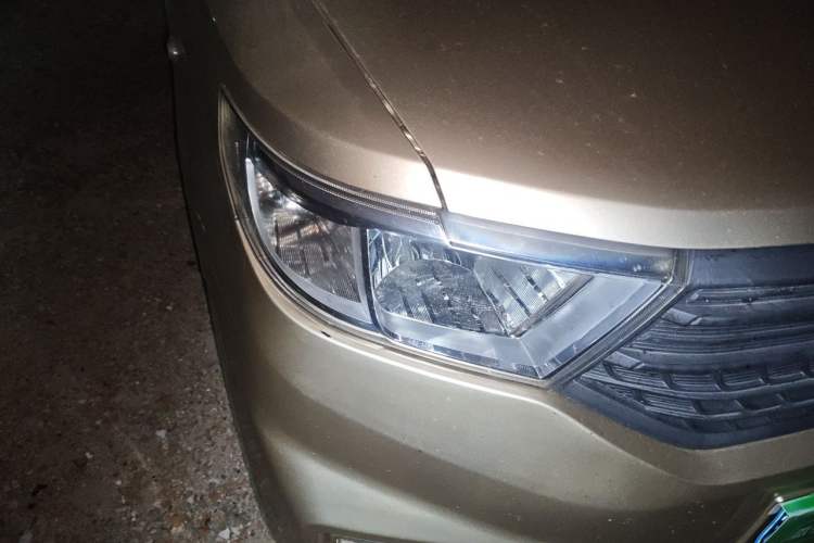 Used Wuling Hongguang V 2019 1.5L Base Version China VI LAR Right Front Headlight