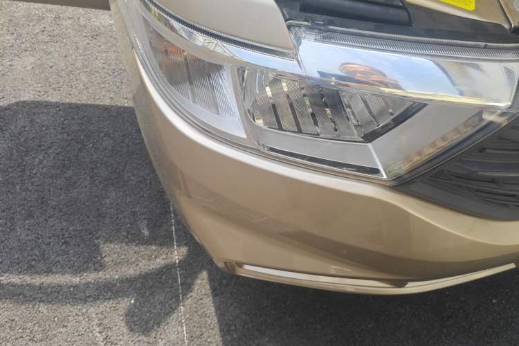 Used Wuling Hongguang V 2019 1.5L Jingqu Version China VI LAR Right Front Headlight