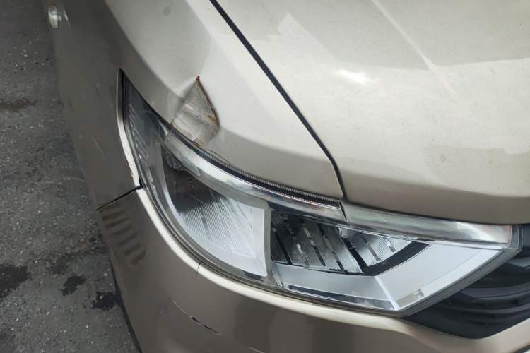 Used Wuling Hongguang V 2019 1.5L Jingqu Version China VI LAR Right Front Headlight