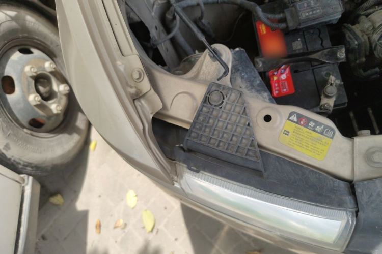 Used Wuling Hongguang V 2019 1.5L Jingqu Version China VI LAR Right Front Headlight