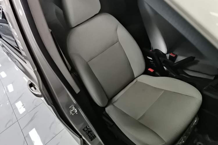 Used Wuling Hongguang V 2019 1.5L Enjoyment Version China VI LAR Right Front Seat