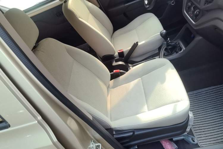 Used Wuling Hongguang V 2019 1.5L Enjoyment Version China VI LAR Right Front Seat