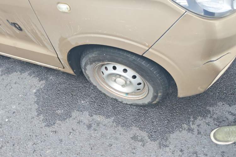 Used Wuling Hongguang V 2019 1.5L Jingqu Edition Sealed-Window Vehicle China VI LAR Right Front Wheel Hub