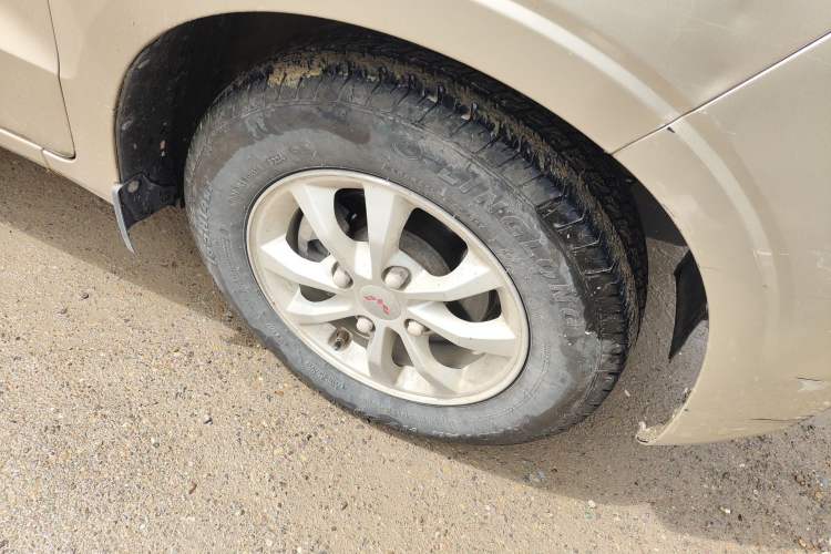 Used Wuling Hongguang V 2019 1.5L Enjoyment Version China VI LAR Right Front Wheel Hub