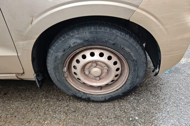 Used Wuling Hongguang V 2019 1.5L Jingqu Version China VI LAR Right Front Wheel Hub