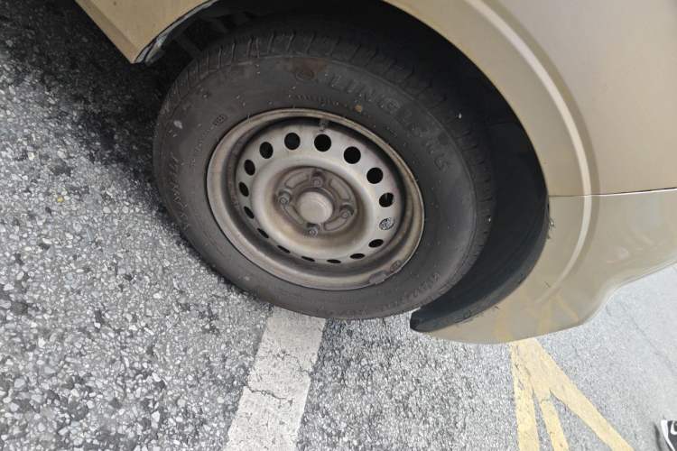 Used Wuling Hongguang V 2019 1.5L Jingqu Version China VI LAR Right Front Wheel Hub