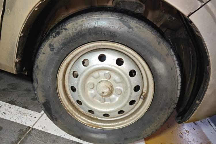 Used Wuling Hongguang V 2019 1.5L Jingqu Version China VI LAR Right Front Wheel Hub