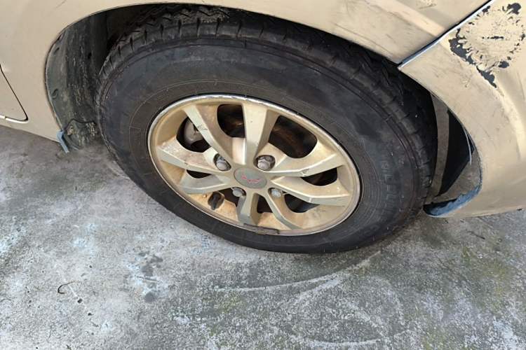 Used Wuling Hongguang V 2019 1.5L Enjoyment Version China VI LAR Right Front Wheel Hub