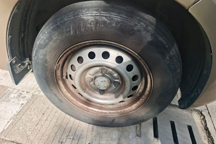 Used Wuling Hongguang V 2019 1.5L Jingqu Version China VI LAR Right Front Wheel Hub