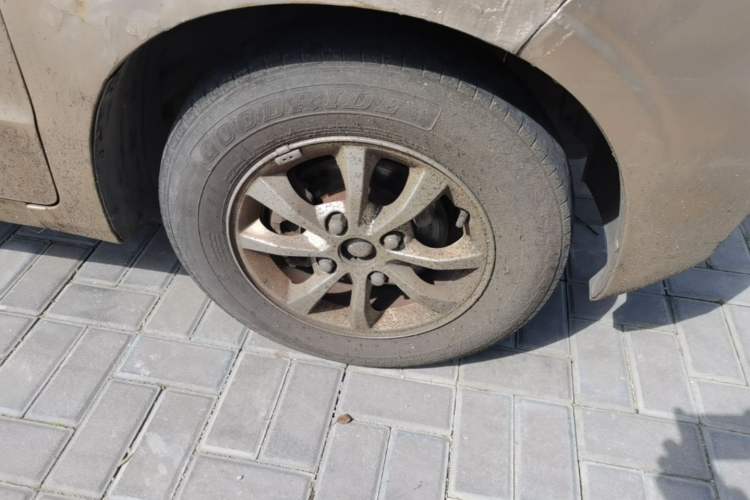 Used Wuling Hongguang V 2019 1.5L Standard Version China VI LAR Right Front Wheel Hub