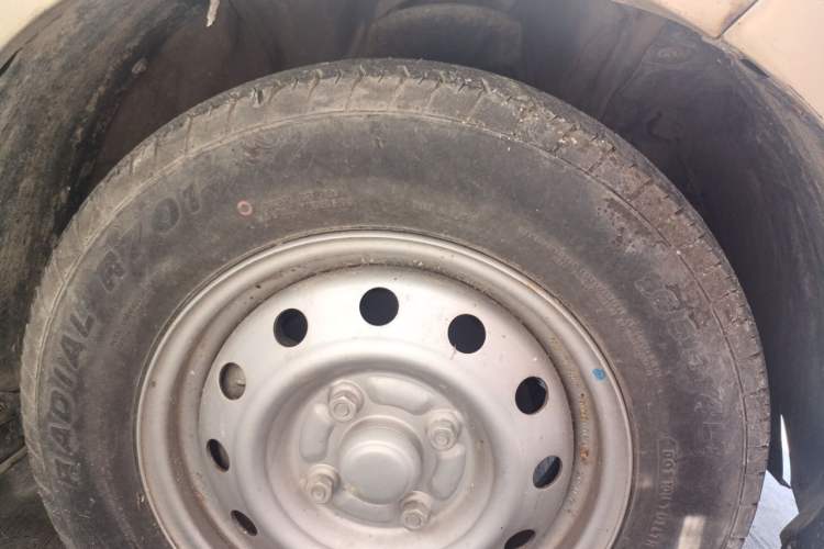 Used Wuling Hongguang V 2019 1.5L Base Version China VI LAR Right Front Wheel Hub