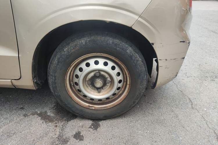 Used Wuling Hongguang V 2019 1.5L Jingqu Version China VI LAR Right Front Wheel Hub