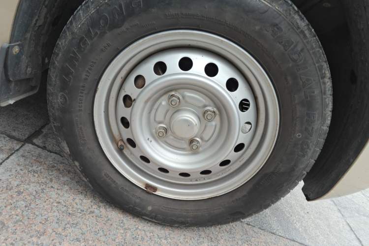 Used Wuling Hongguang V 2019 1.5L Jingqu Version China VI LAR Right Front Wheel Hub
