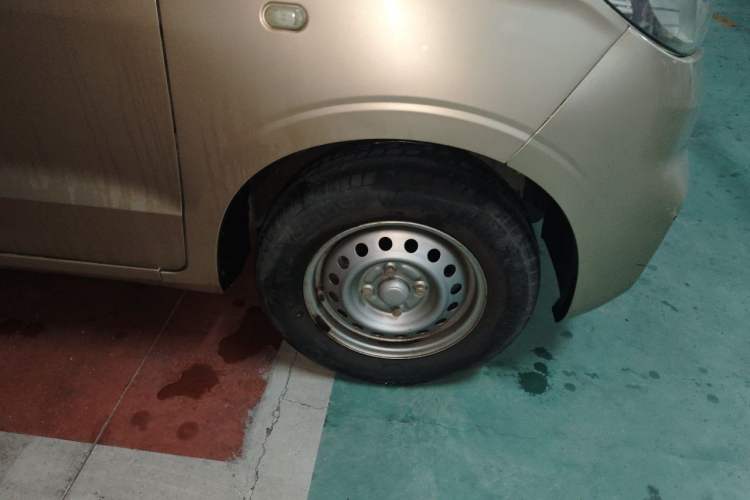 Used Wuling Hongguang V 2019 1.5L Jingqu Version China VI LAR Right Front Wheel Hub