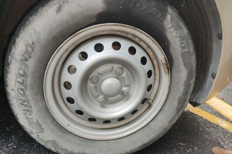 Used Wuling Hongguang V 2019 1.5L Jingqu Version China VI LAR Right Front Wheel Hub
