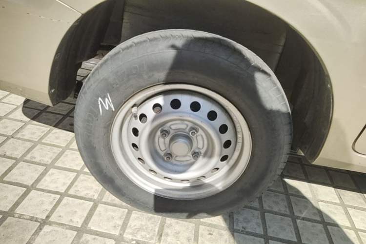 Used Wuling Hongguang V 2019 1.5L Jingqu Version China VI LAR Right Rear Wheel Hub
