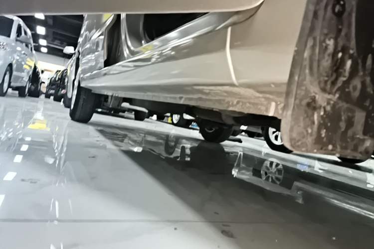 Used Wuling Hongguang V 2019 1.5L Enjoyment Version China VI LAR Right Side Sill