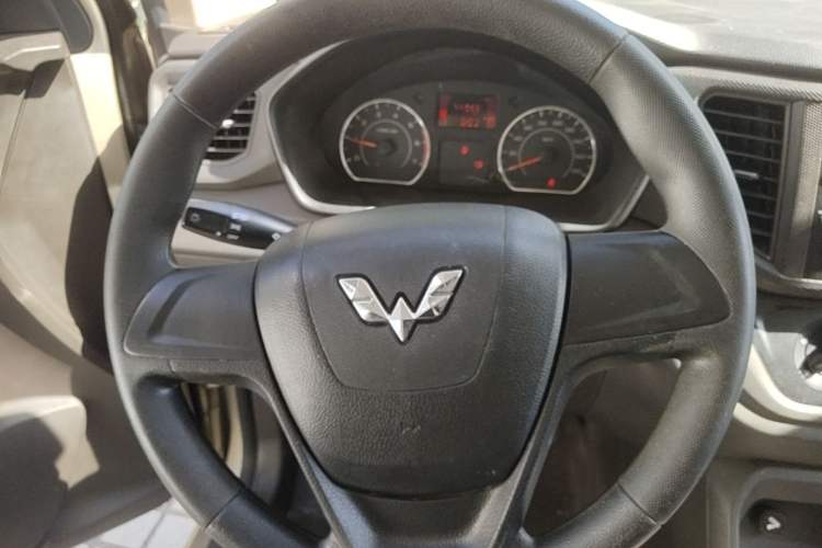Used Wuling Hongguang V 2019 1.5L Jingqu Version China VI LAR Steering Wheel