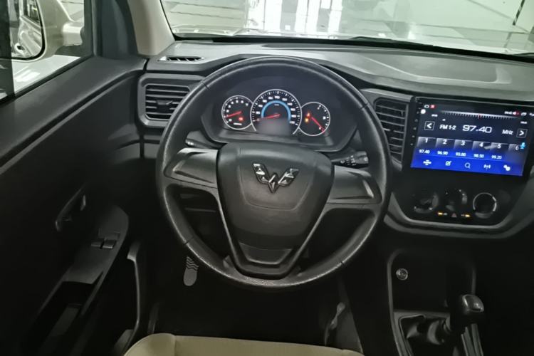 Used Wuling Hongguang V 2019 1.5L Enjoyment Version China VI LAR Steering Wheel