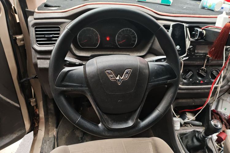 Used Wuling Hongguang V 2019 1.5L Jingqu Version China VI LAR Steering Wheel