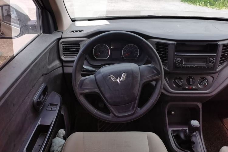 Used Wuling Hongguang V 2019 1.5L Standard Version China VI LAR Steering Wheel