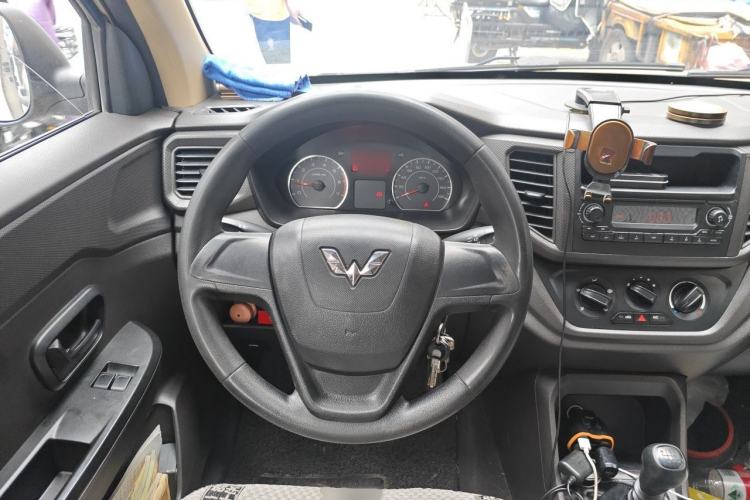 Used Wuling Hongguang V 2019 1.5L Jingqu Version China VI LAR Steering Wheel