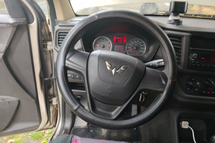 Used Wuling Hongguang V 2019 1.5L Jingqu Version China VI LAR Steering Wheel