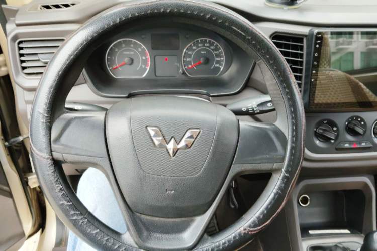 Used Wuling Hongguang V 2019 1.5L Base Version China VI LAR Steering Wheel